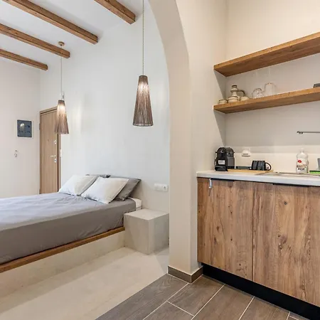 Yvis Boutique House *